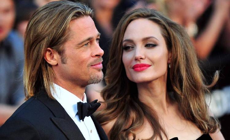 Angelina Jolie decide vender regalo de su ex (FOTO)
