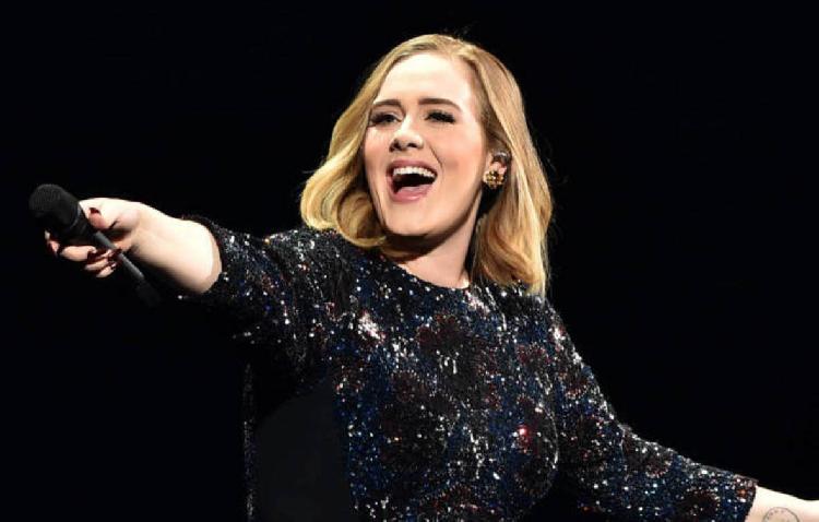 Es oficial, Adele vuelve a los escenarios y ya dio fecha (FOTO)